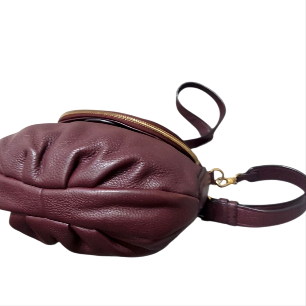 Elegant Burgundy Leather Crossbody Bag - Picture 6 of 12